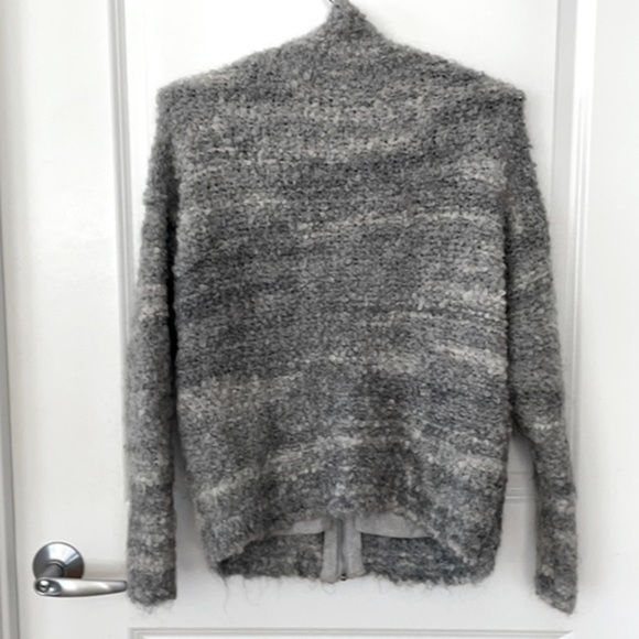 EXPRESS | Women’s Gray / White Chunky Fleece Full Zip EXPRESS Sweatshirt Size XS - Picture 8 of 8